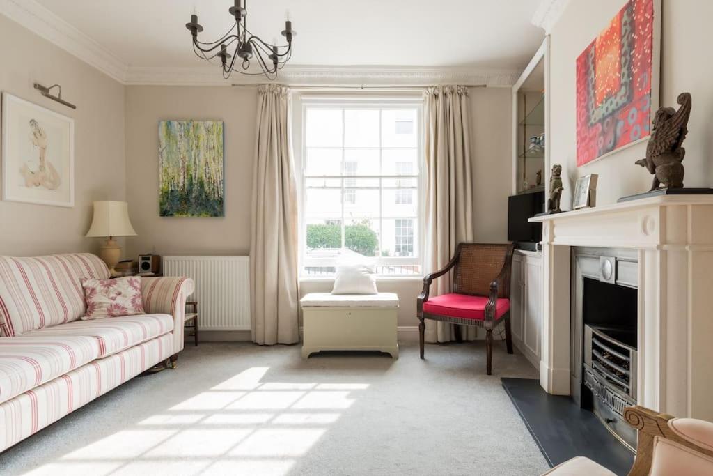 Four Bedroom Townhouse In Famous Suffolks Area Cheltenham Extérieur photo