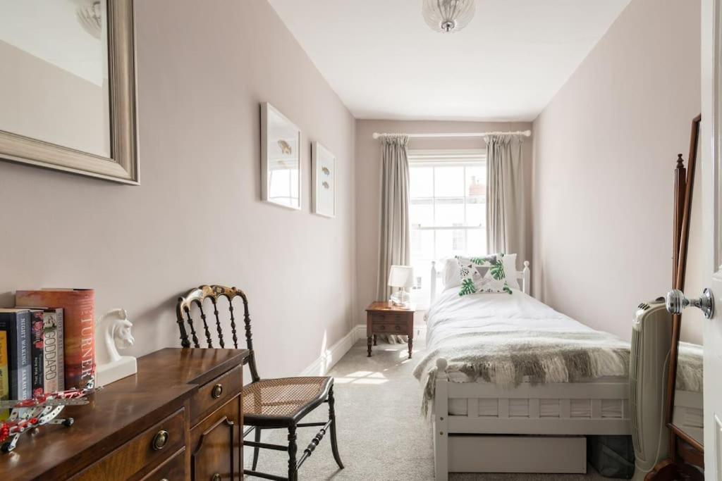 Four Bedroom Townhouse In Famous Suffolks Area Cheltenham Extérieur photo
