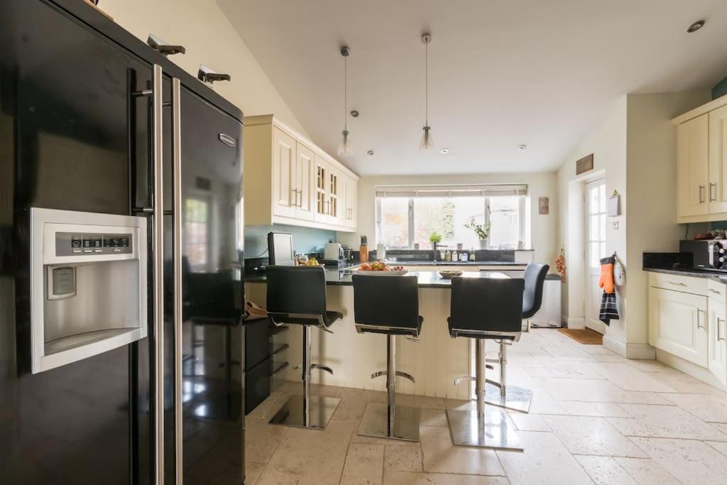 Four Bedroom Townhouse In Famous Suffolks Area Cheltenham Extérieur photo