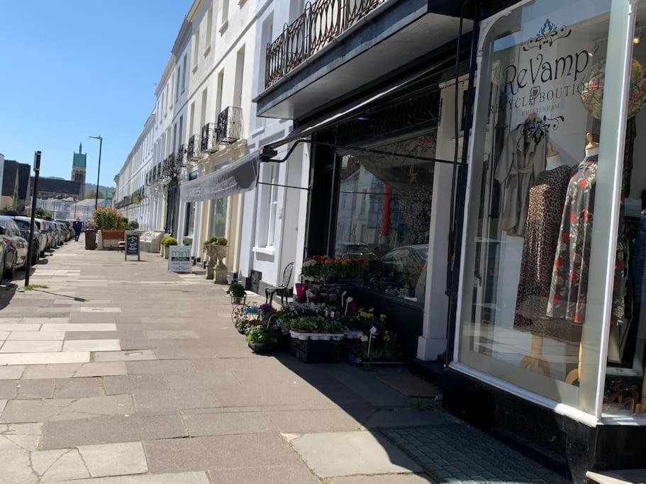 Four Bedroom Townhouse In Famous Suffolks Area Cheltenham Extérieur photo